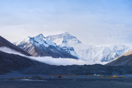 Expert mountaineer provides insight into major Mount Everest rescue operation