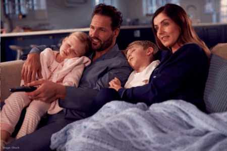 Screen time before bed, new research debunks old theories