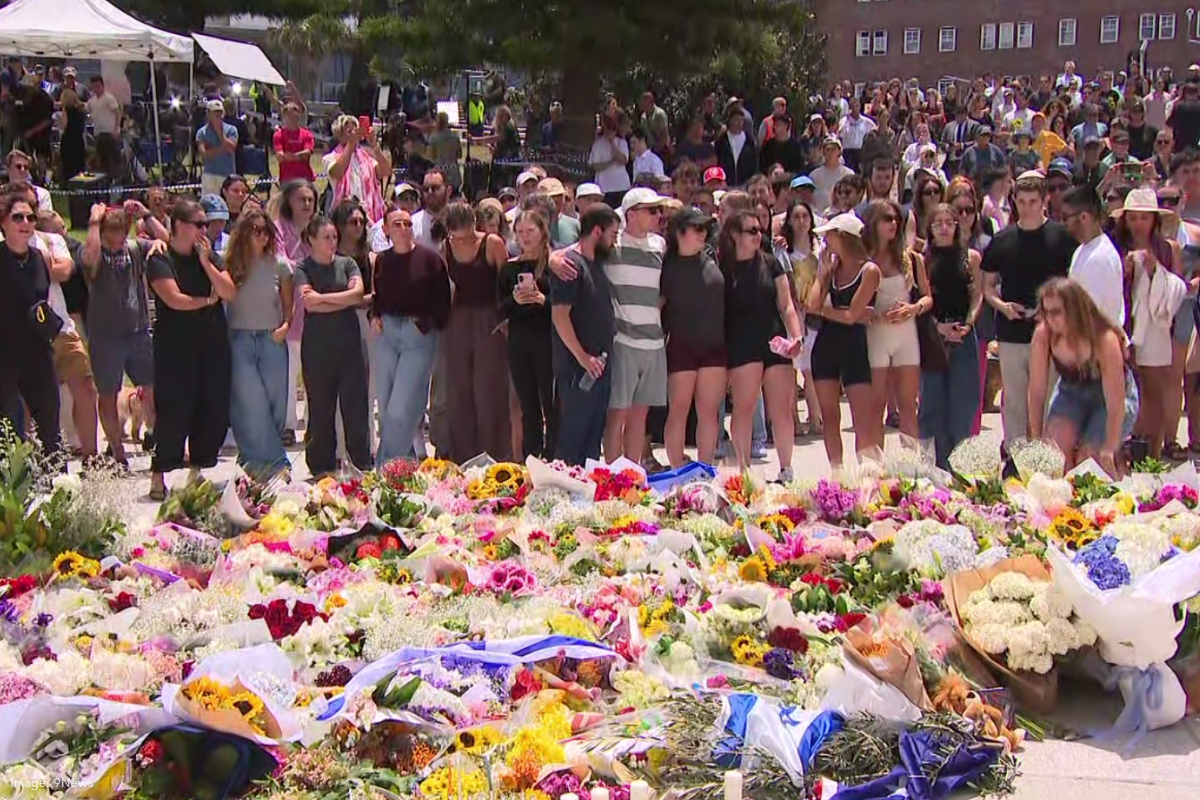 Article image for Love over hate: Wayside Chapel supports Bondi survivors