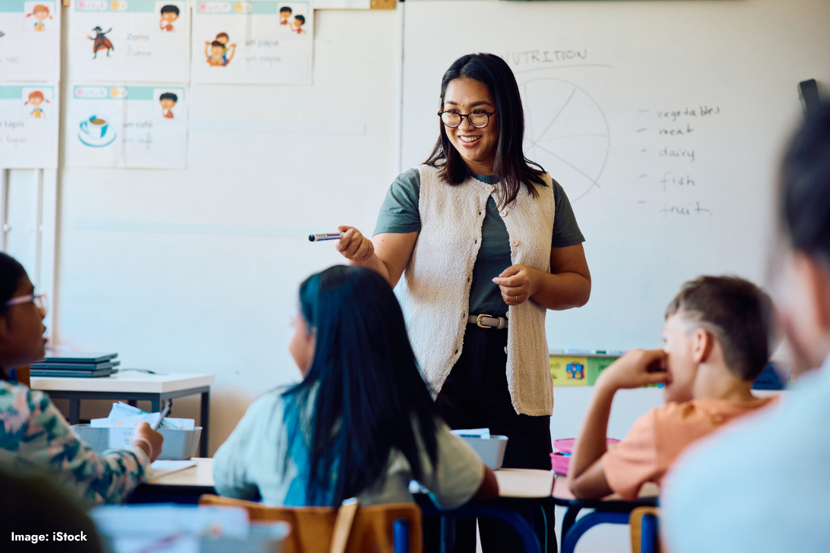 Article image for Education Minister praises teachers, but remains non-committal on 15% pay hike